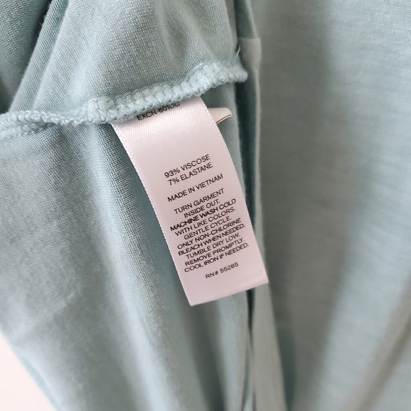 EXPRESS Ruffle Sleeve Top - Picture 7 of 8